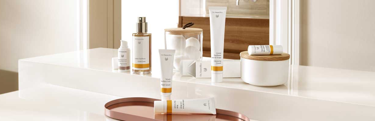 Le soin plénitude pour le visage de Dr. Hauschka