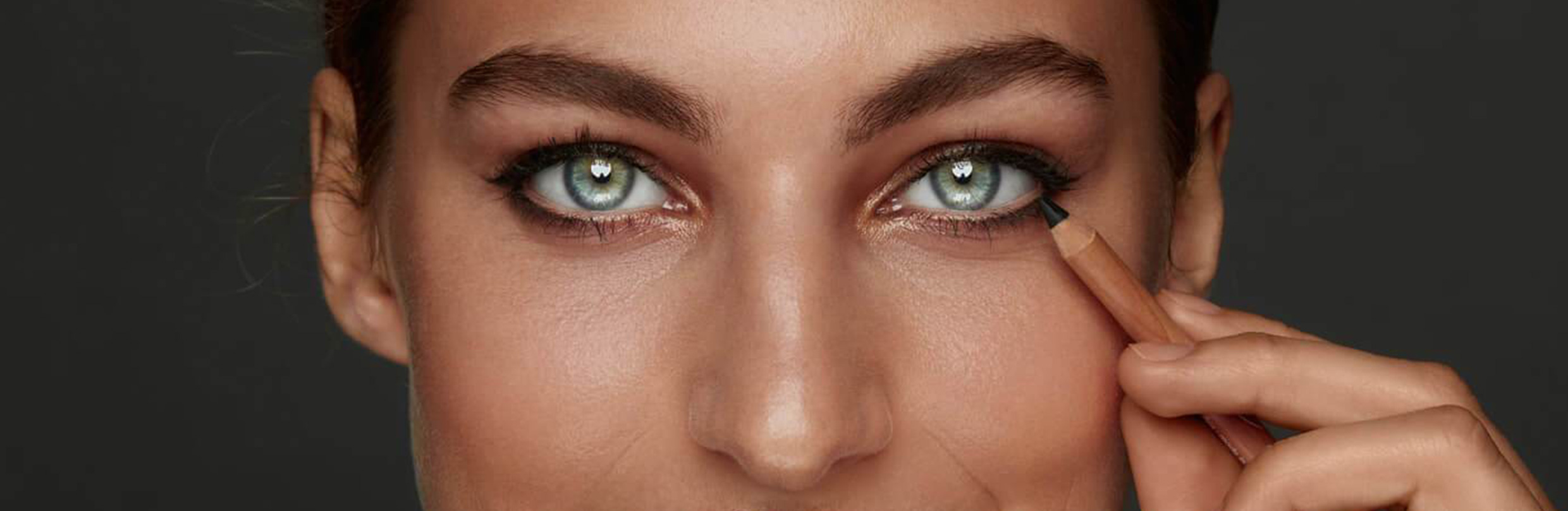 Et si votre eyeliner devenait des fleurs sauvages ? Et si votre eyeliner devenait des fleurs sauvages ?