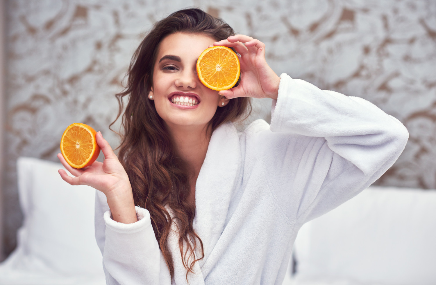 Comment avoir les cheveux brillants grâce à la vitamine C ? Comment avoir les cheveux brillants grâce à la vitamine C ?