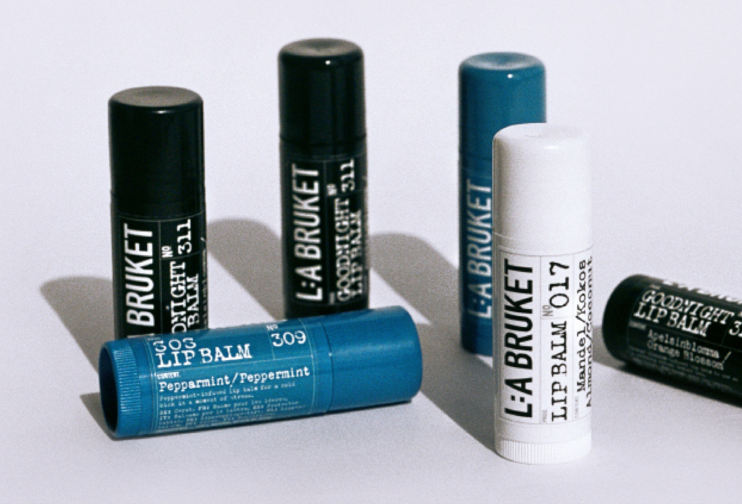 Les deux Nouveaux Baumes à Lèvres de L:a Bruket : SOS et Goodnight Lip Balms Les deux Nouveaux Baumes à Lèvres de L:a Bruket : SOS et Goodnight Lip Balms