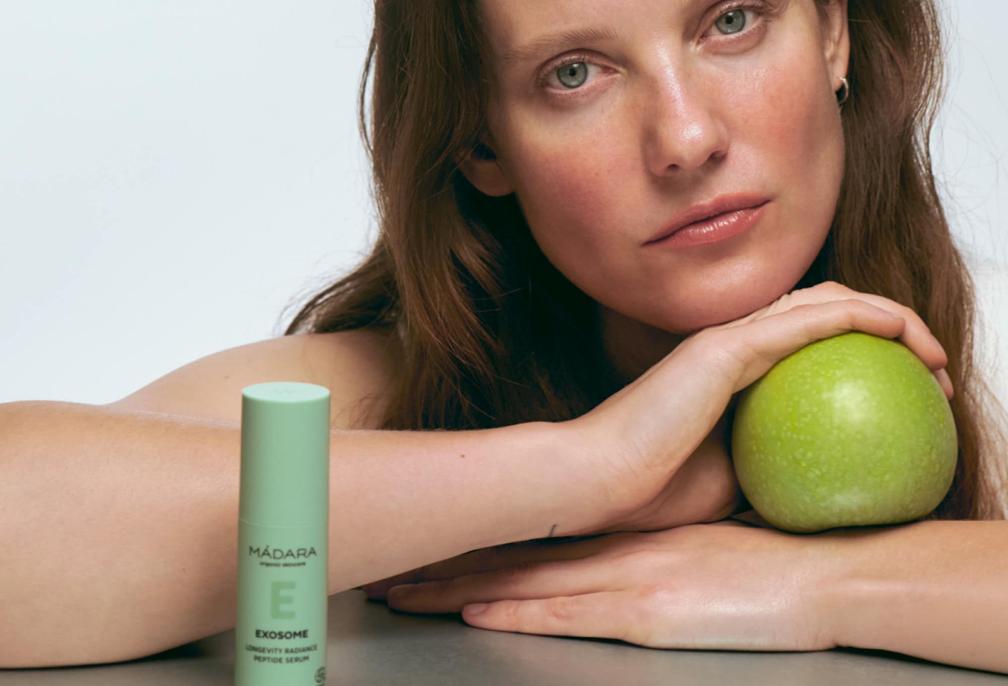 S&eacute;rum Long&eacute;vit&eacute; & &Eacute;clat aux Exosomes de Madara Organic Skincare