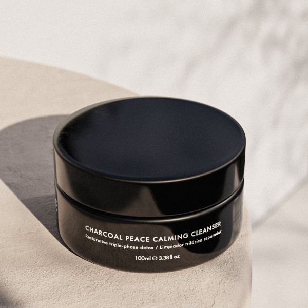 Twelve Beauty - Charcoal Peace Calming Cleanser - Nettoyant détox revitalisant Twelve Beauty - Charcoal Peace Calming Cleanser - Nettoyant détox revitalisant