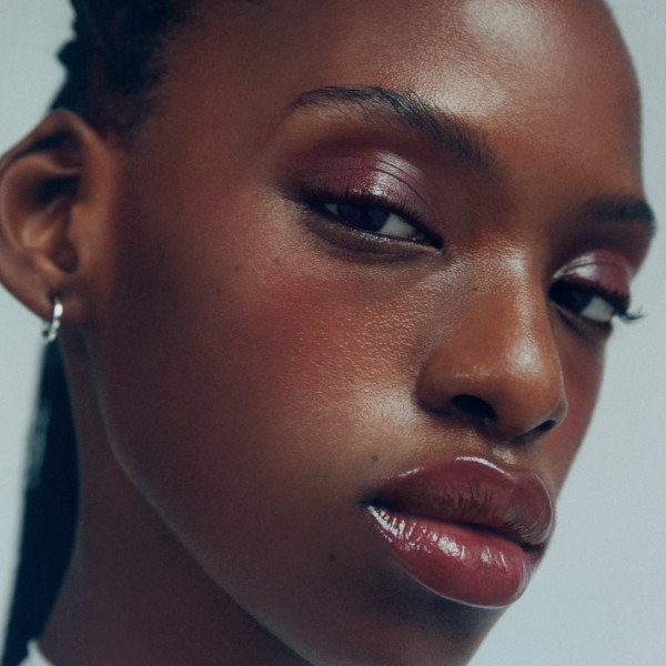 Manasi 7 - Tinted Beauty Potion Acanthe Manasi 7 - Tinted Beauty Potion Acanthe