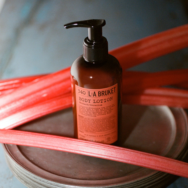 L:a Bruket - Lait pour le Corps Rhubarb & Geranium 340