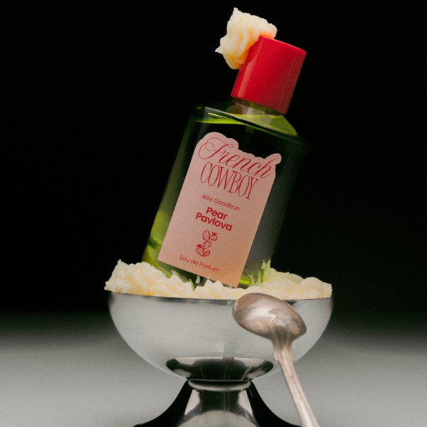 French Cowboy - Pear Pavlova French Cowboy - Pear Pavlova