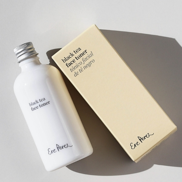 Ere Perez - Black Tea Face Toner - Lotion apaisante & hydratante Ere Perez - Black Tea Face Toner - Lotion apaisante & hydratante