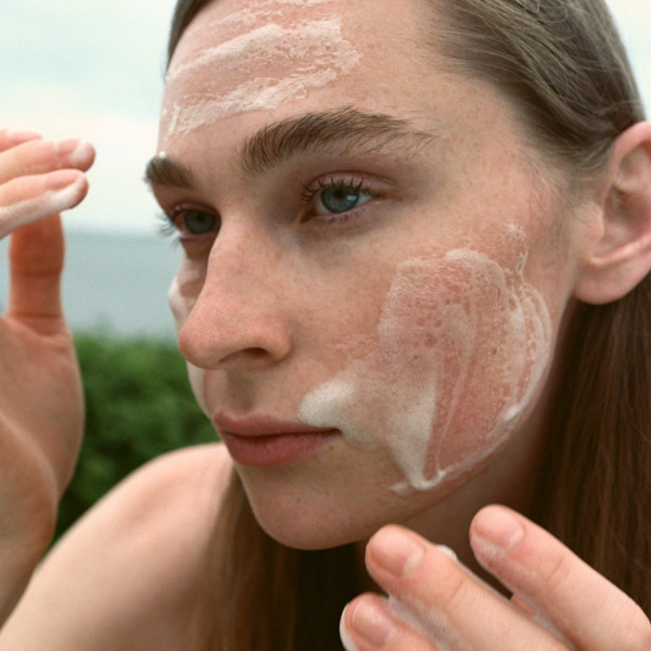 Mousse nettoyante La Bruket