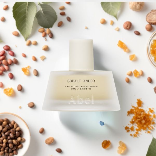 Flacon de Cobalt Amber d'Abel, ambre chaud et épicé
