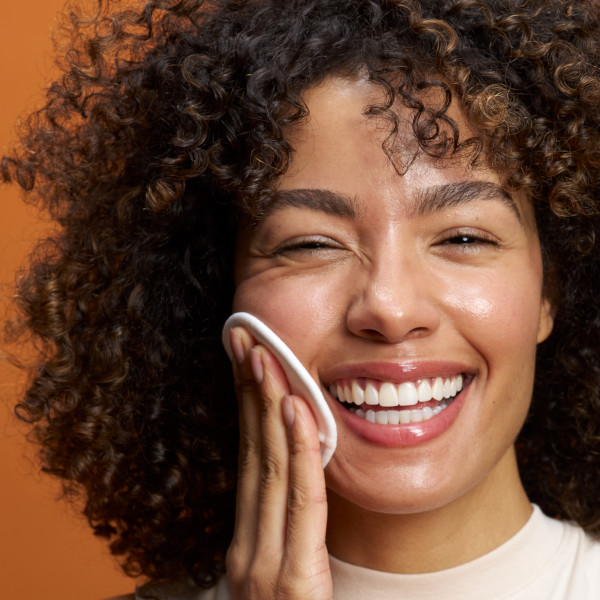 Nouveau tonique exfoliant doux pour l'éclat de la peau de PAI