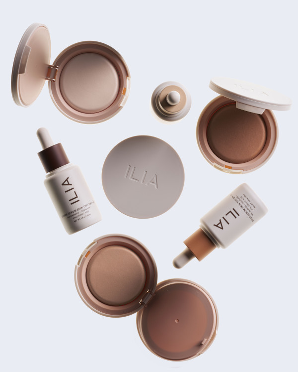 La nouvelle poudre matifiante de finition d'ILIA Beauty