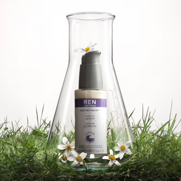 S&eacute;rum anti &acirc;ge au r&eacute;tinol v&eacute;g&eacute;tal de la marque REN