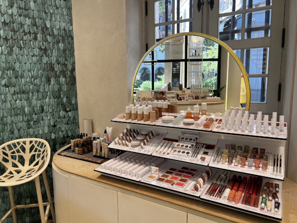 O&ugrave; trouver et acheter maquillage marque ILIA, RMS, Pomponne, Madara, Ere Perez, Dr. Hauschka ou Kure Bazaar &agrave; Lyon
